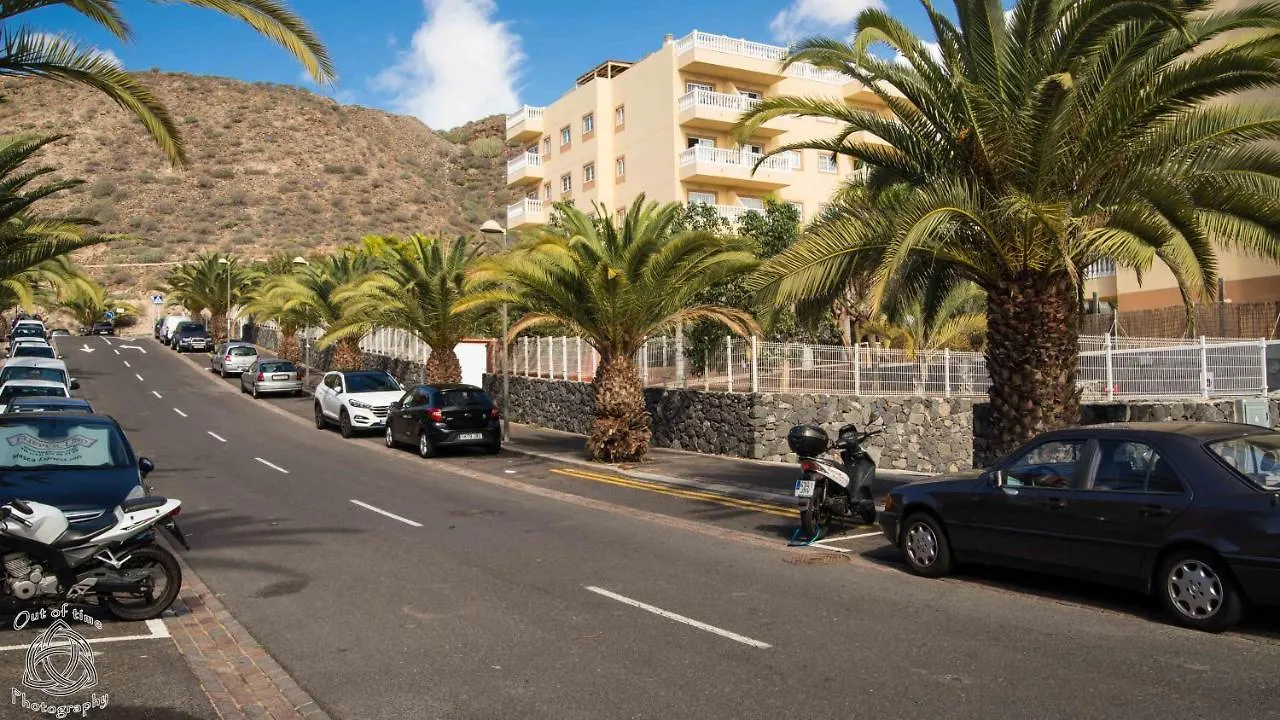 Two Bedroom Apartment In Palm Mar! Free Parking! Pm109